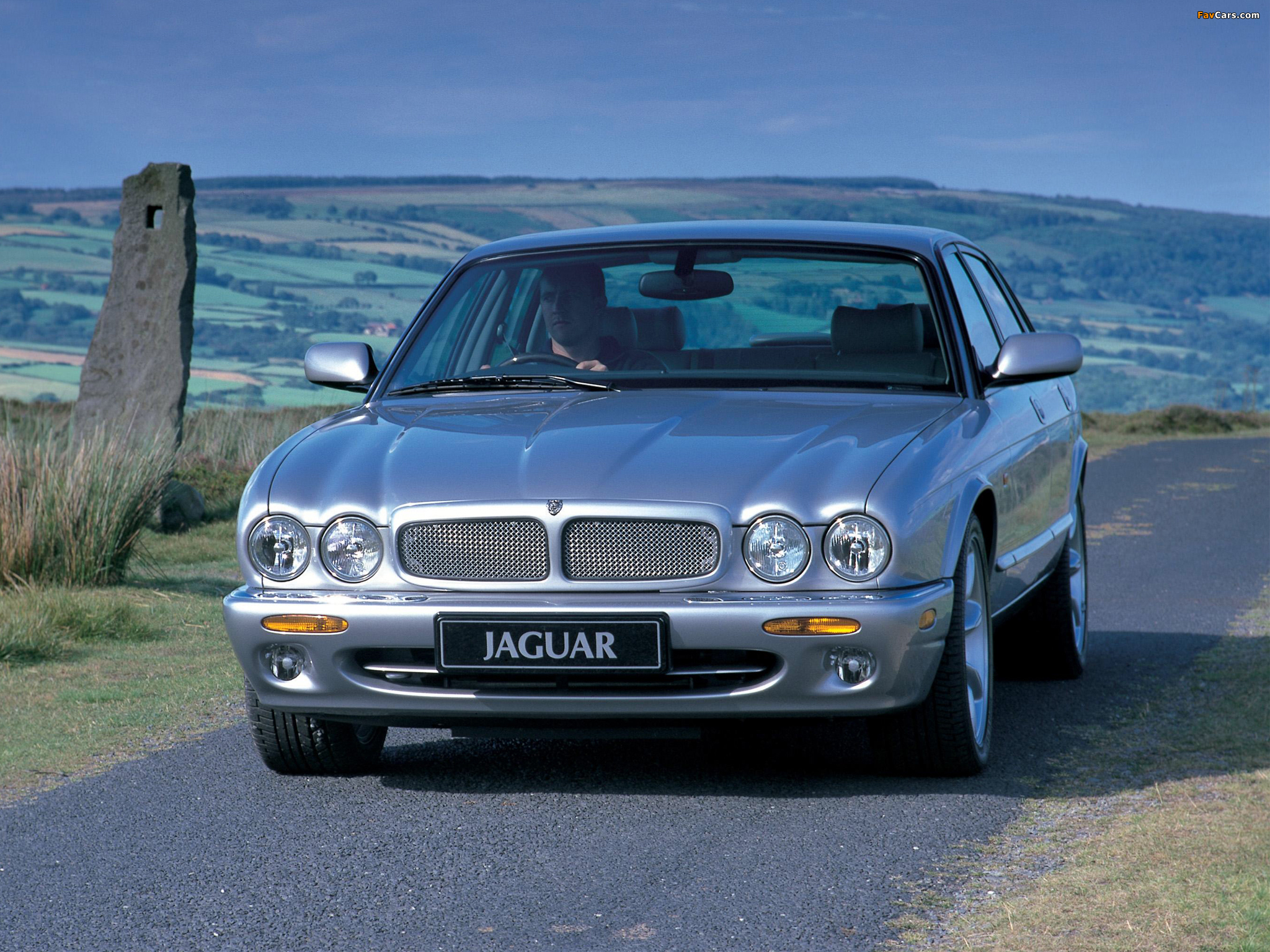Jaguar XJR (X308) 1997–2003 pictures (2048 x 1536)
