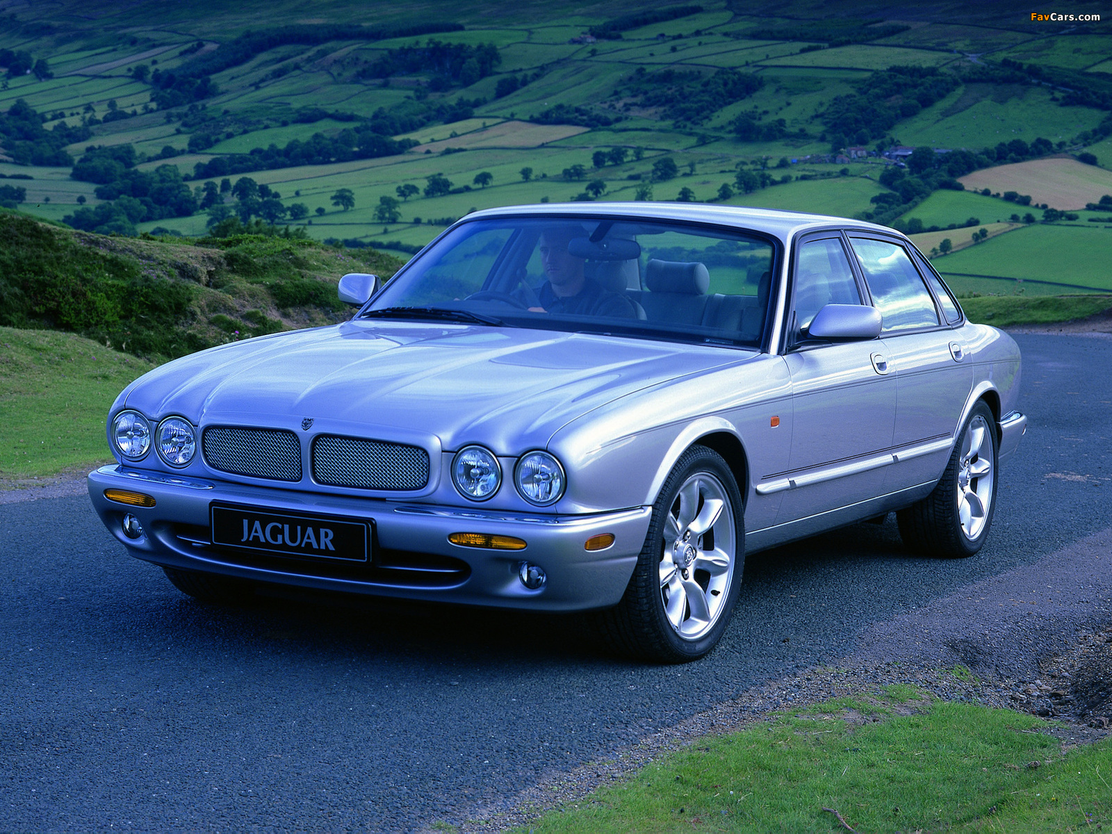 Jaguar XJR (X308) 1997–2003 pictures (1600 x 1200)