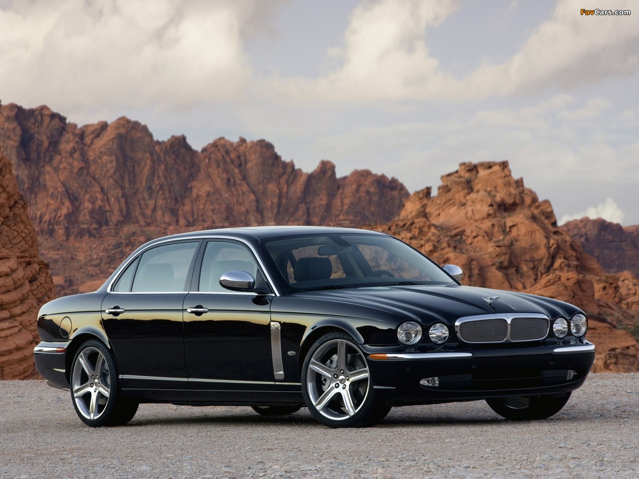 Jaguar XJ Super V8 Portfolio (X350) 2006 pictures (1280 x 960)