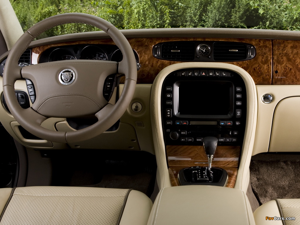 Jaguar XJ Vanden Plas (X358) 2008–09 photos (1024 x 768)