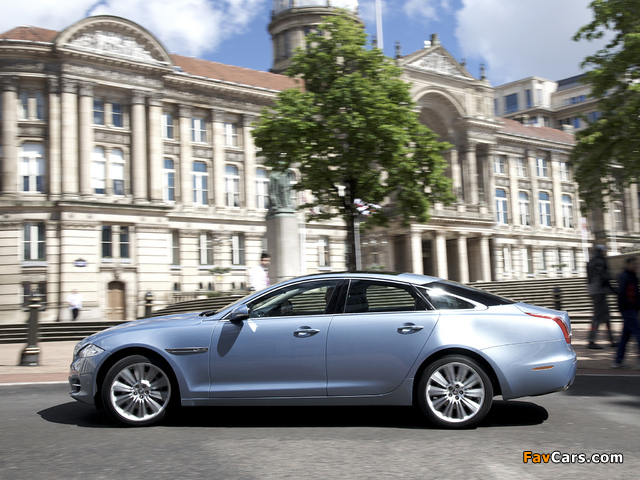 Jaguar XJ UK-spec (X351) 2009 images (640 x 480)