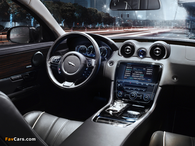 Jaguar XJ (X351) 2009 photos (640 x 480)