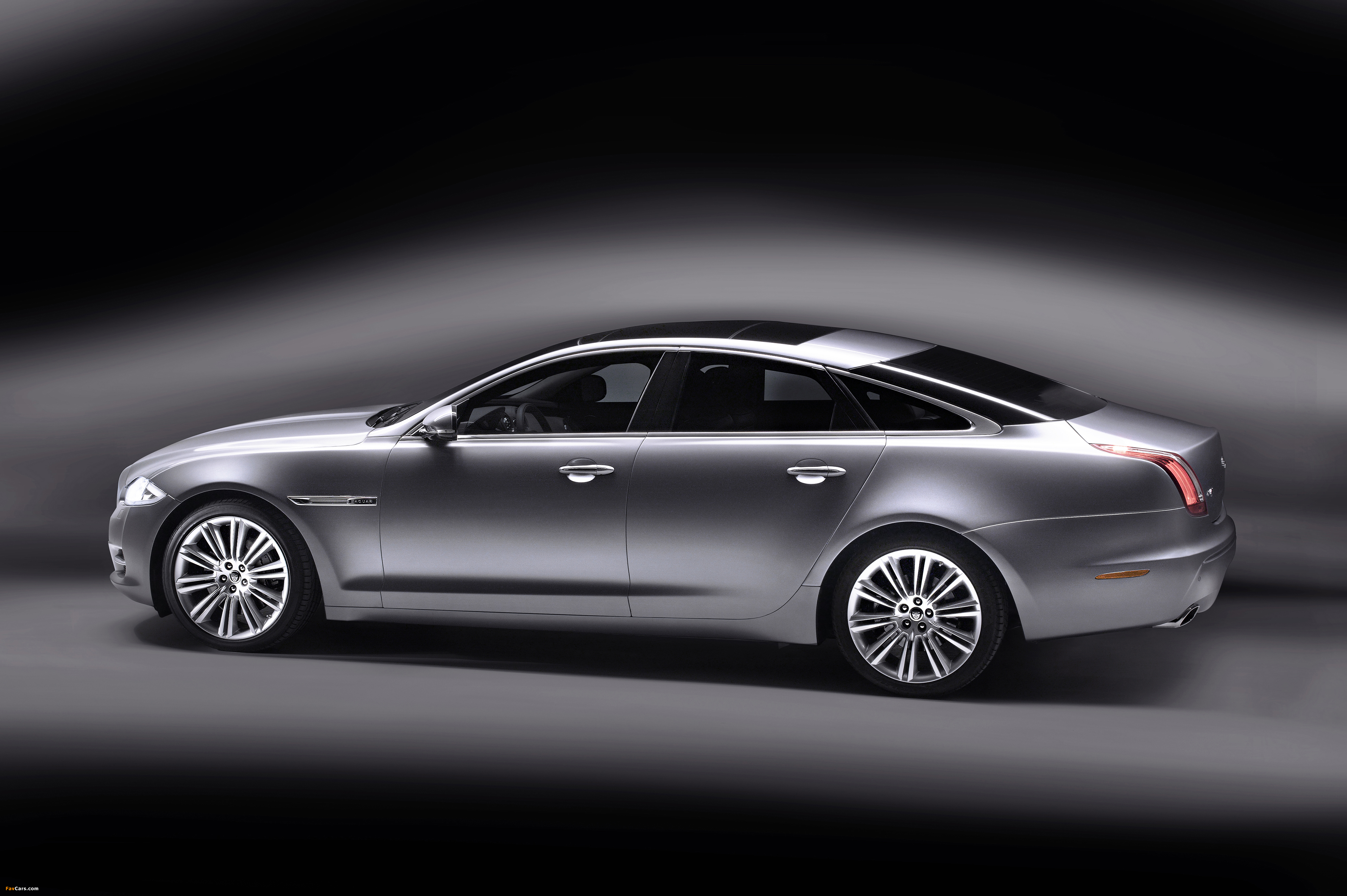 Jaguar XJ (X351) 2009–15 photos (4096 x 2725)