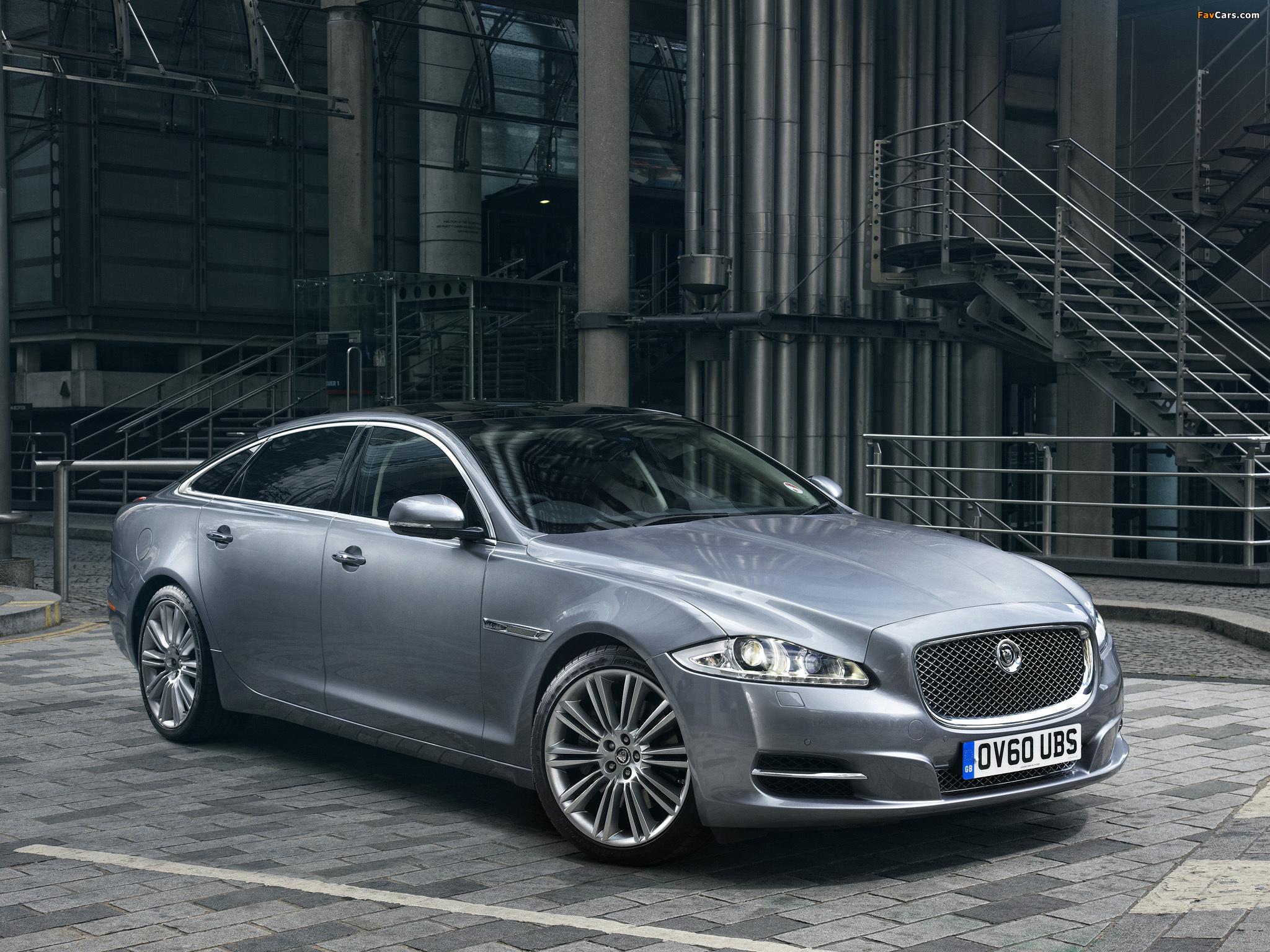 Jaguar XJL UK-spec (X351) 2010 images (2048 x 1536)