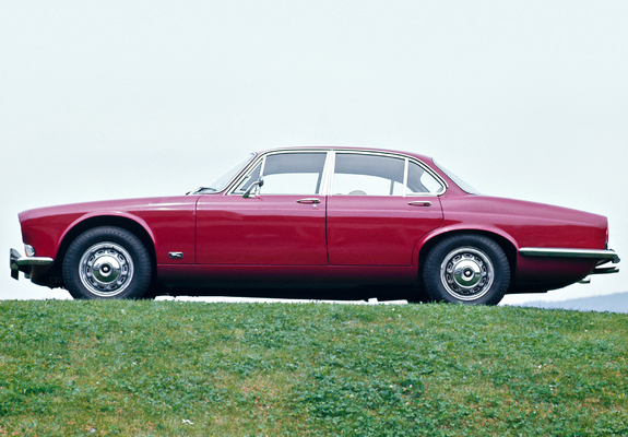 Photos of Jaguar XJ12 EU-spec (Series I) 1972–73