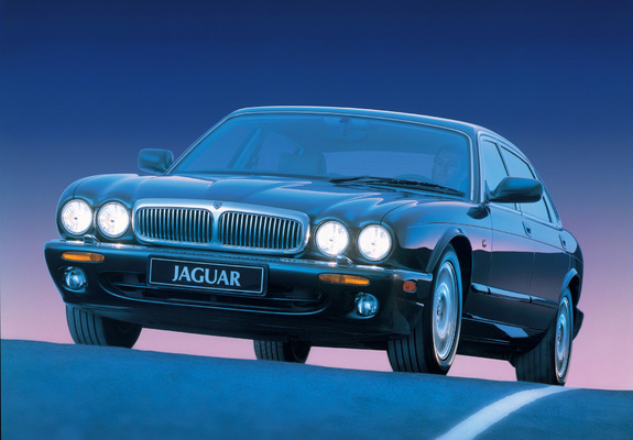 Photos of Jaguar XJ8 (X300) 1997–2003