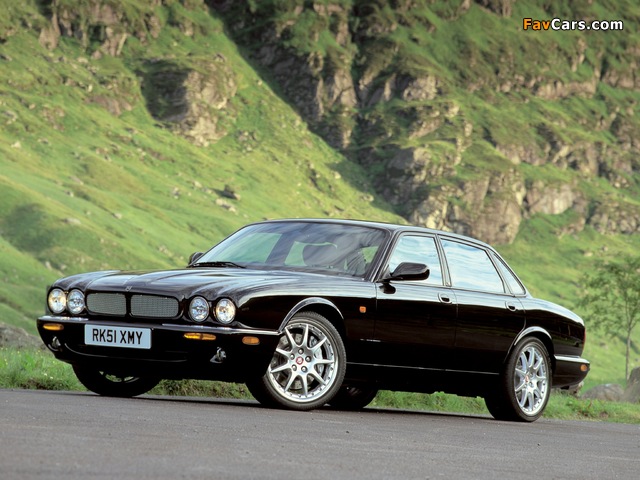 Photos of Jaguar XJR 100 (X308) 2002 (640 x 480)