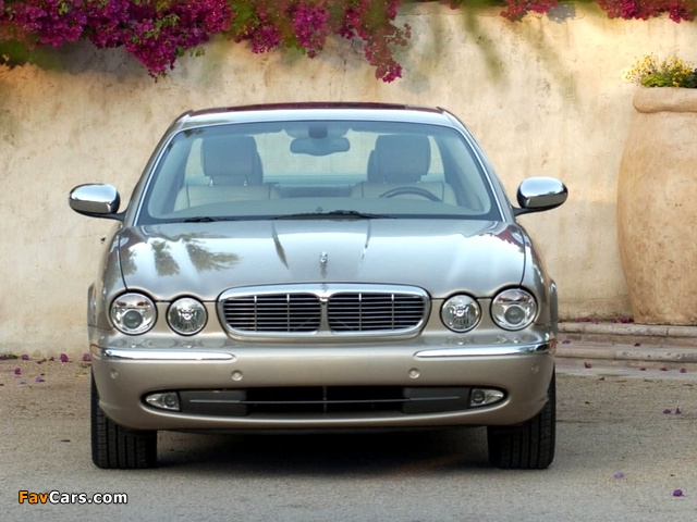 Photos of Jaguar XJ8 Vanden Plas (X350) 2004–07 (640 x 480)