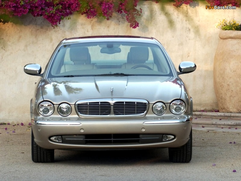 Photos of Jaguar XJ8 Vanden Plas (X350) 2004–07 (800 x 600)