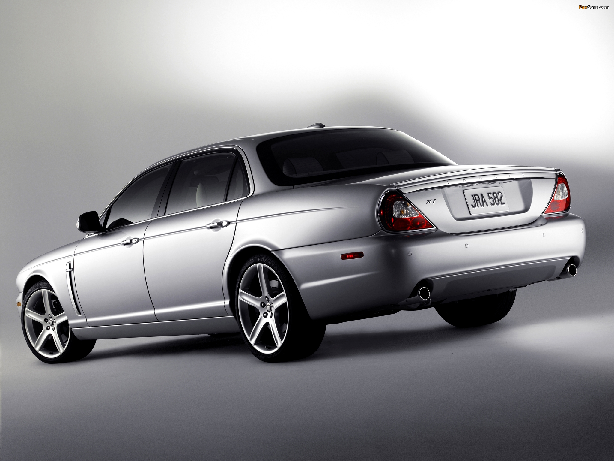 Photos of Jaguar XJ LWB (X358) 2007–09 (2048 x 1536)