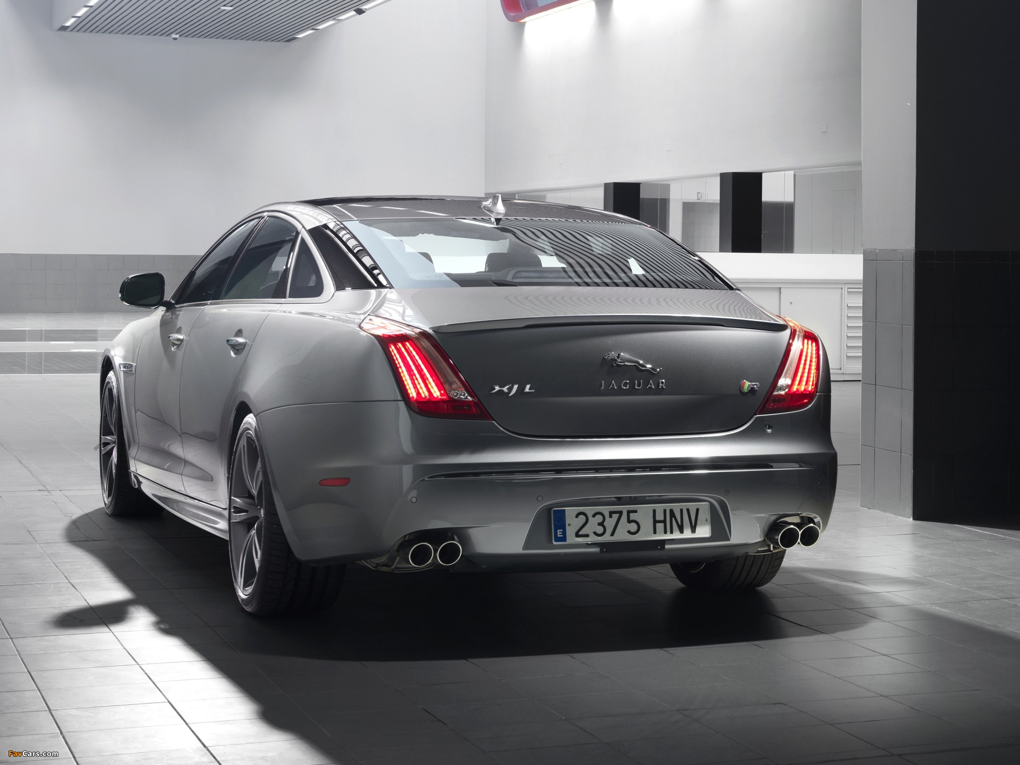 Photos of Jaguar XJR (X351) 2013 (2048 x 1536)