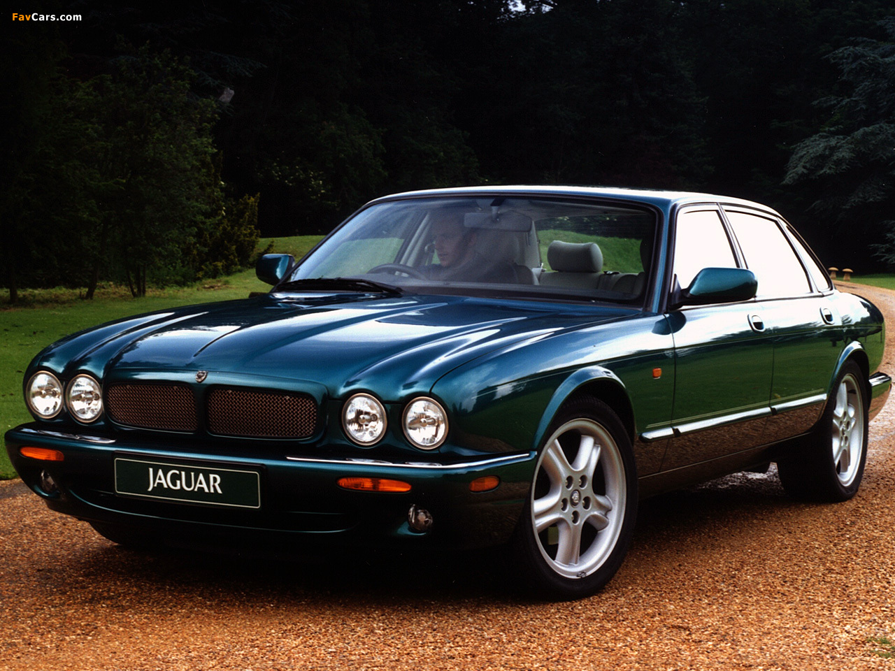 Pictures of Jaguar XJR (X300) 1994–97 (1280 x 960)