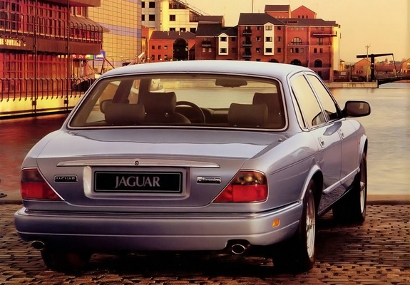 Pictures of Jaguar Sovereign (X300) 1994–97
