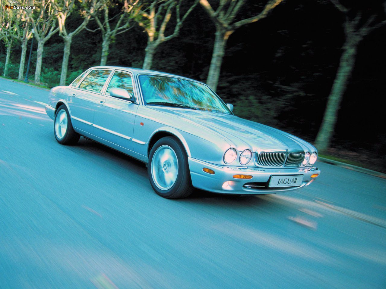 Pictures of Jaguar XJ Executive (X308) 1997–2003 (1280 x 960)