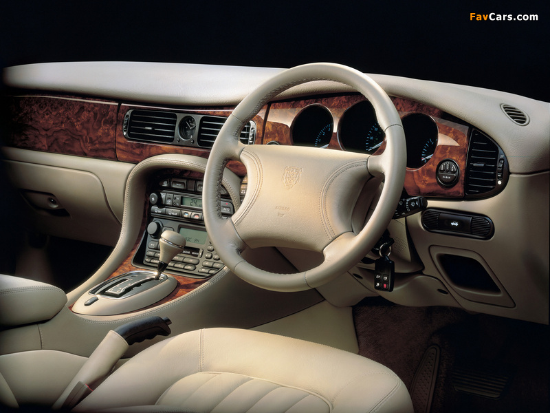 Pictures of Jaguar XJ8 (X300) 1997–2003 (800 x 600)