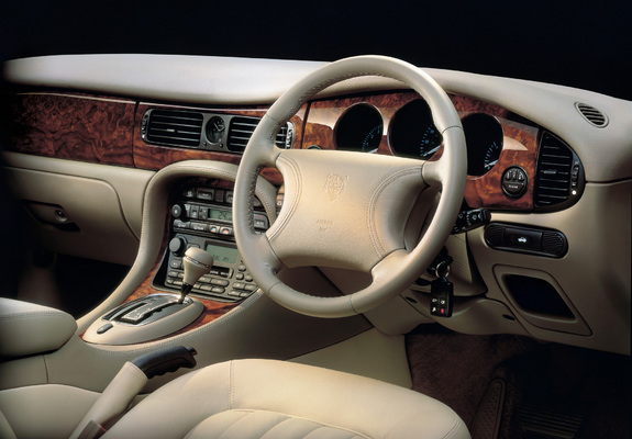 Pictures of Jaguar XJ8 (X300) 1997–2003