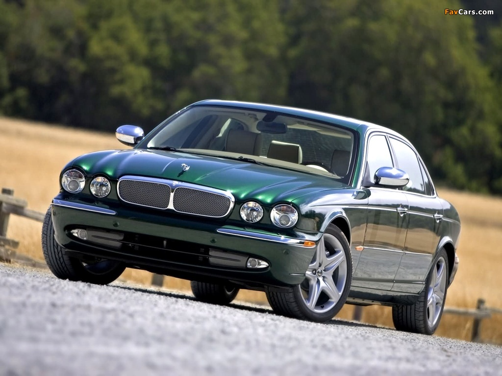 Pictures of Jaguar XJ Super V8 (X350) 2003–07 (1024 x 768)