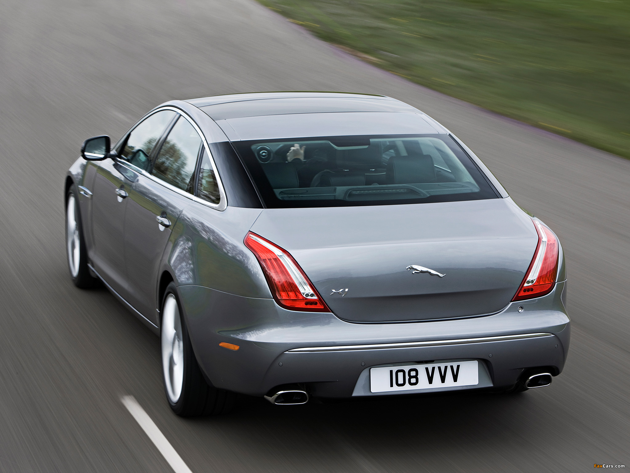 Pictures of Jaguar XJ UK-spec (X351) 2009 (2048 x 1536)