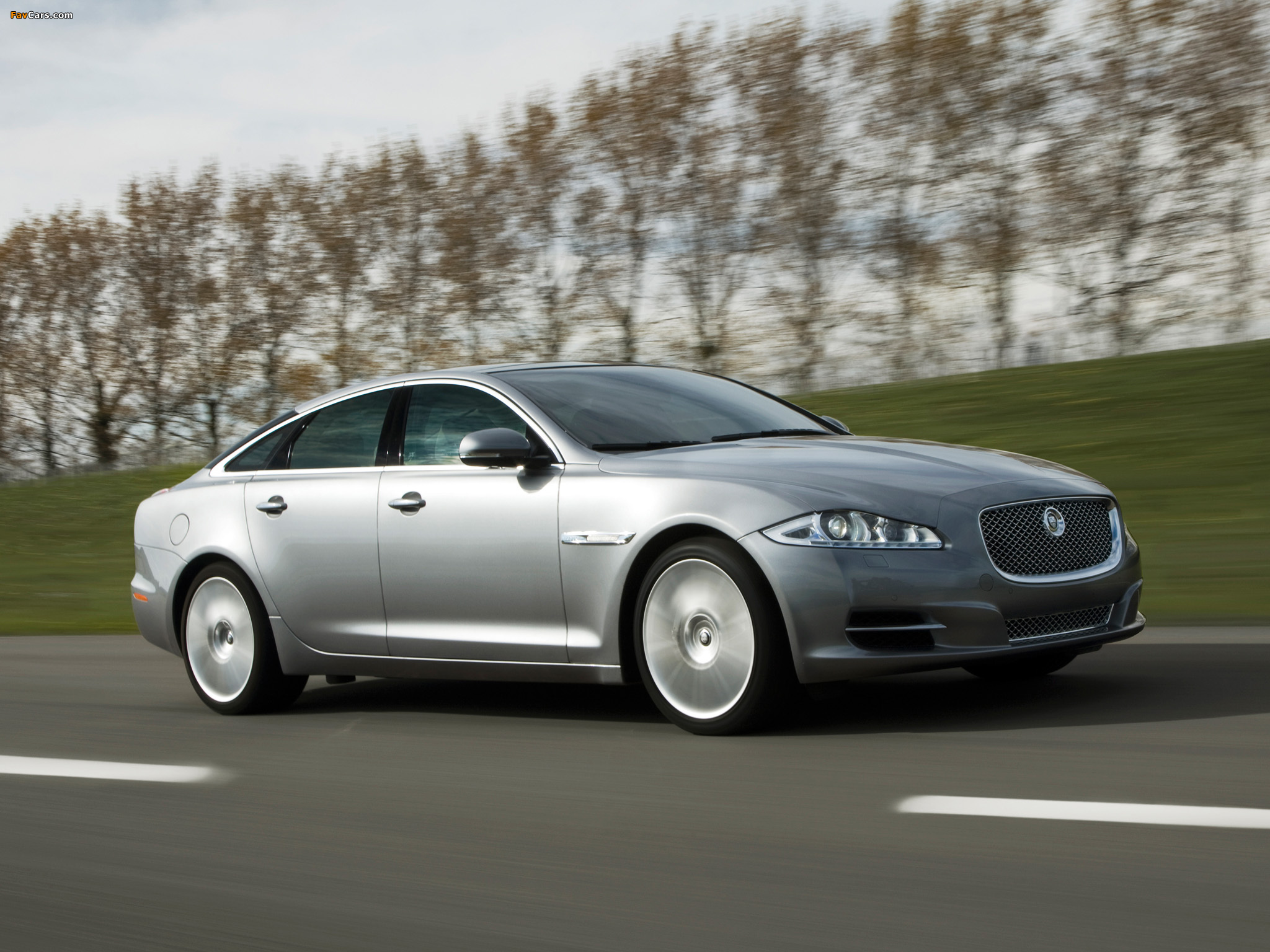 Pictures of Jaguar XJ (X351) 2009 (2048 x 1536)