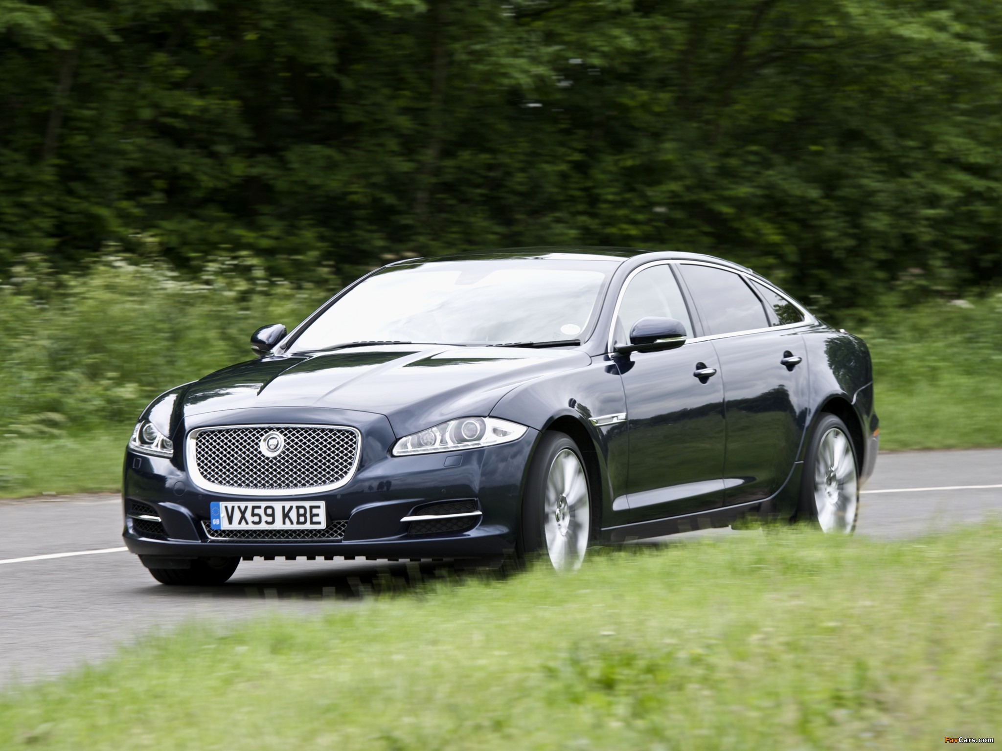 Pictures of Jaguar XJL UK-spec (X351) 2010 (2048 x 1536)