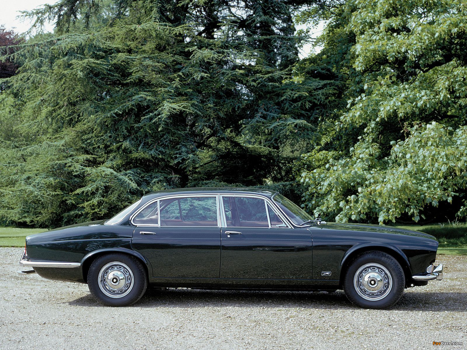Jaguar XJ (Series I) 1968–73 wallpapers (1600 x 1200)