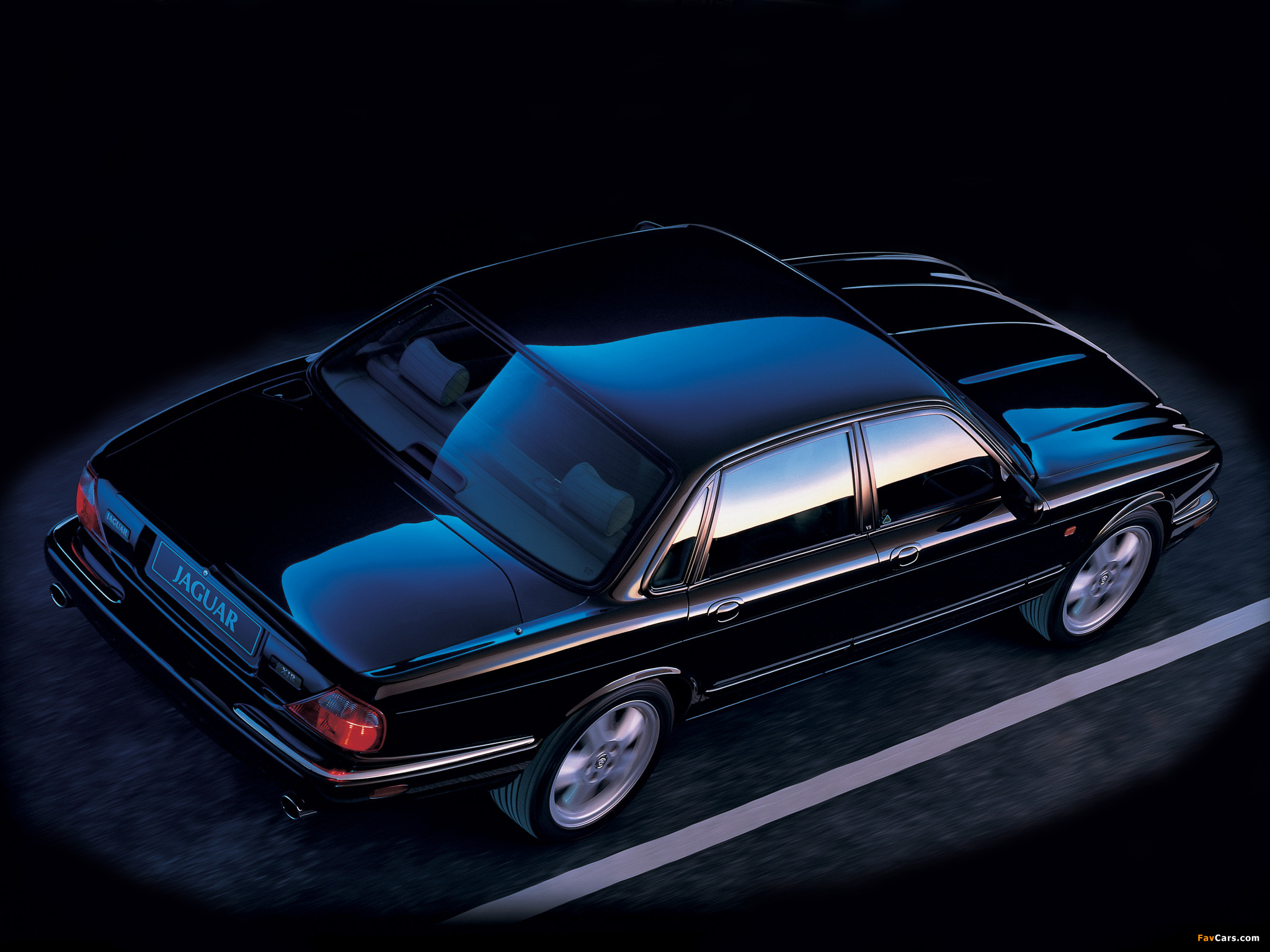 Jaguar XJR (X308) 1997–2003 wallpapers (2048 x 1536)