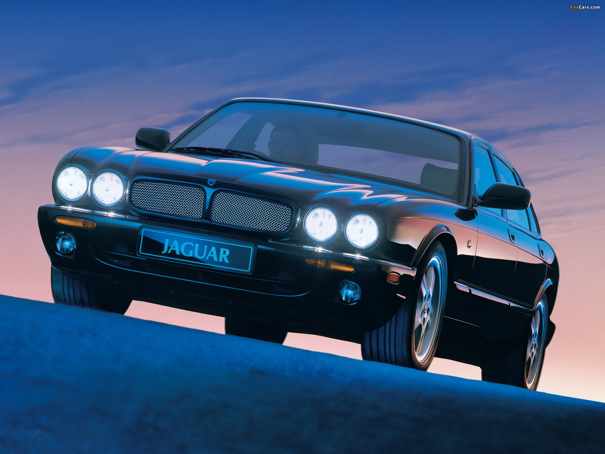 Jaguar XJR (X308) 1997–2003 wallpapers (2048 x 1536)