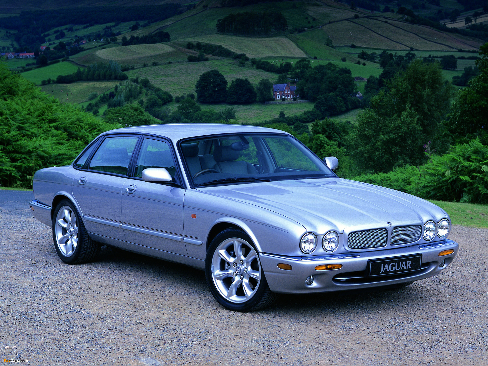 Jaguar XJR (X308) 1997–2003 wallpapers (2048 x 1536)