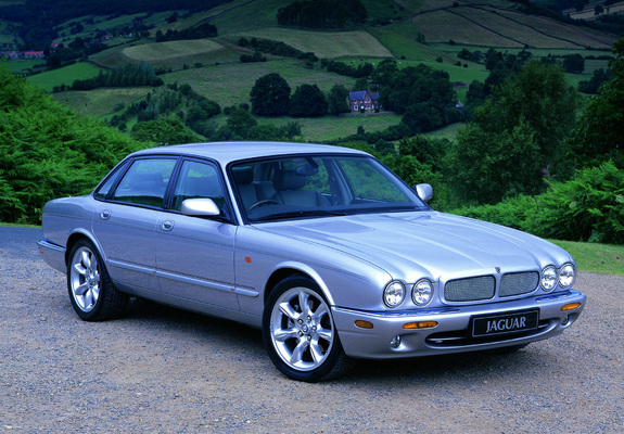 Jaguar XJR (X308) 1997–2003 wallpapers