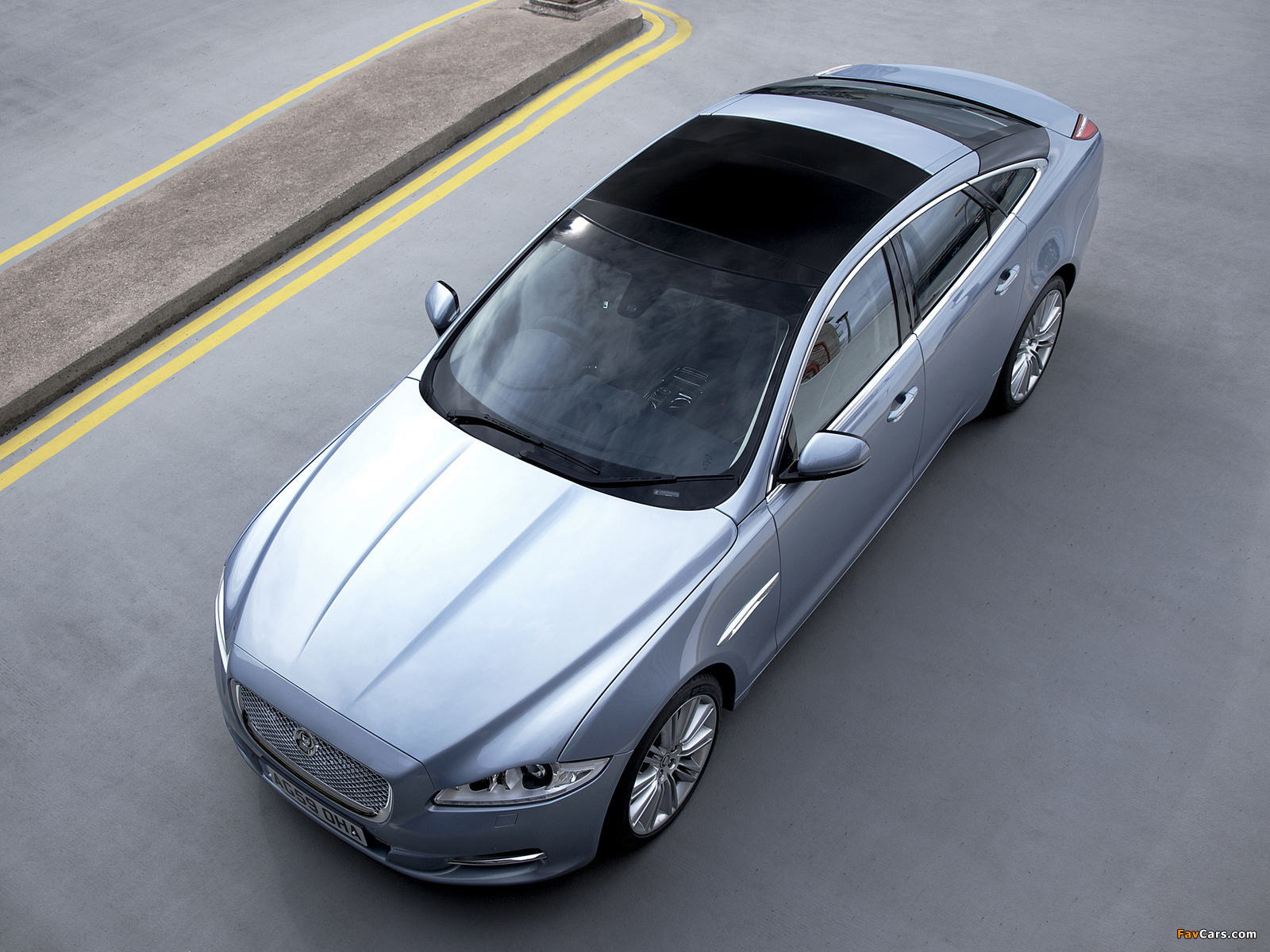 Jaguar XJ UK-spec (X351) 2009 wallpapers (1600 x 1200)