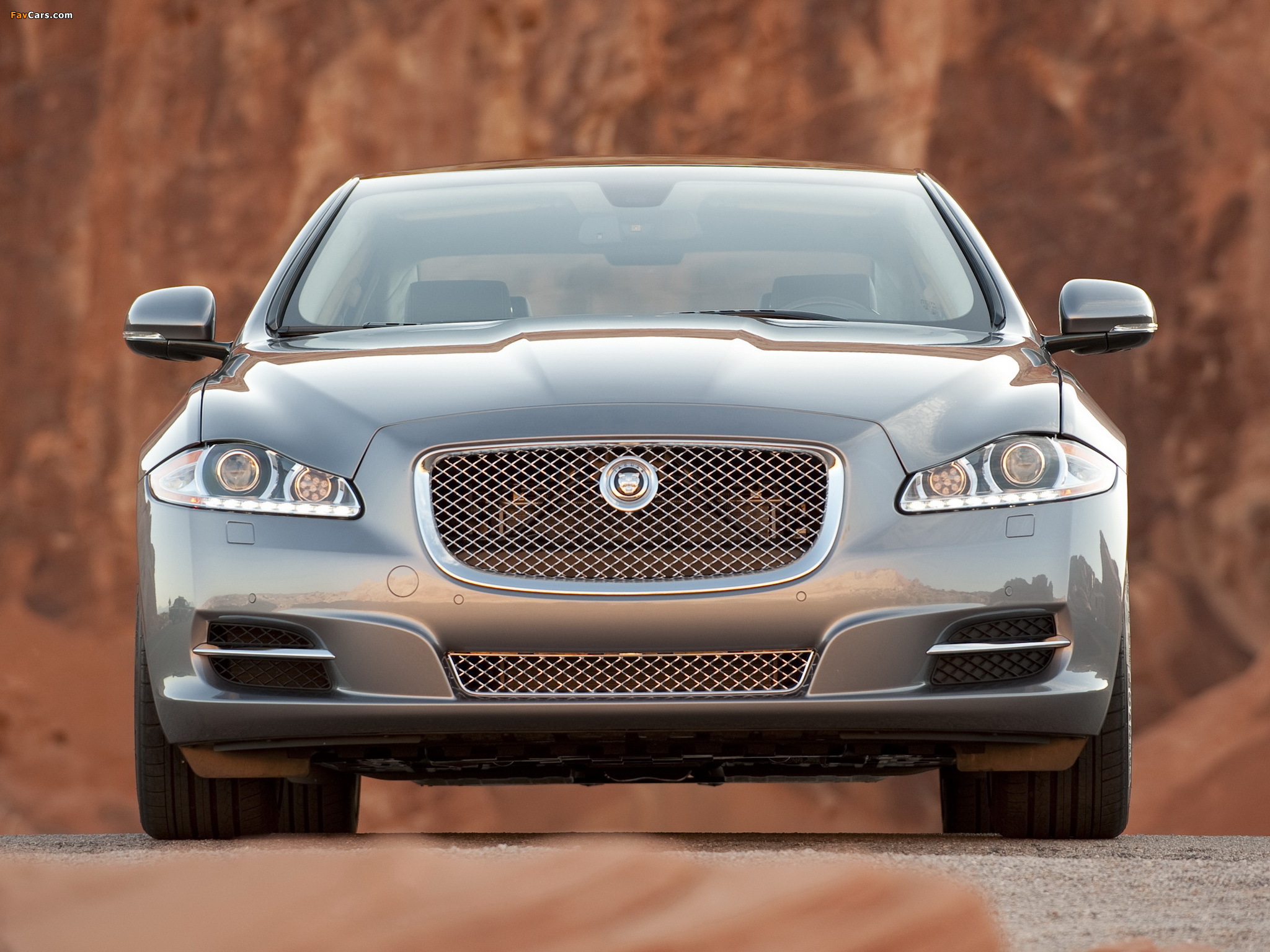 Jaguar XJL US-spec (X351) 2010 wallpapers (2048 x 1536)