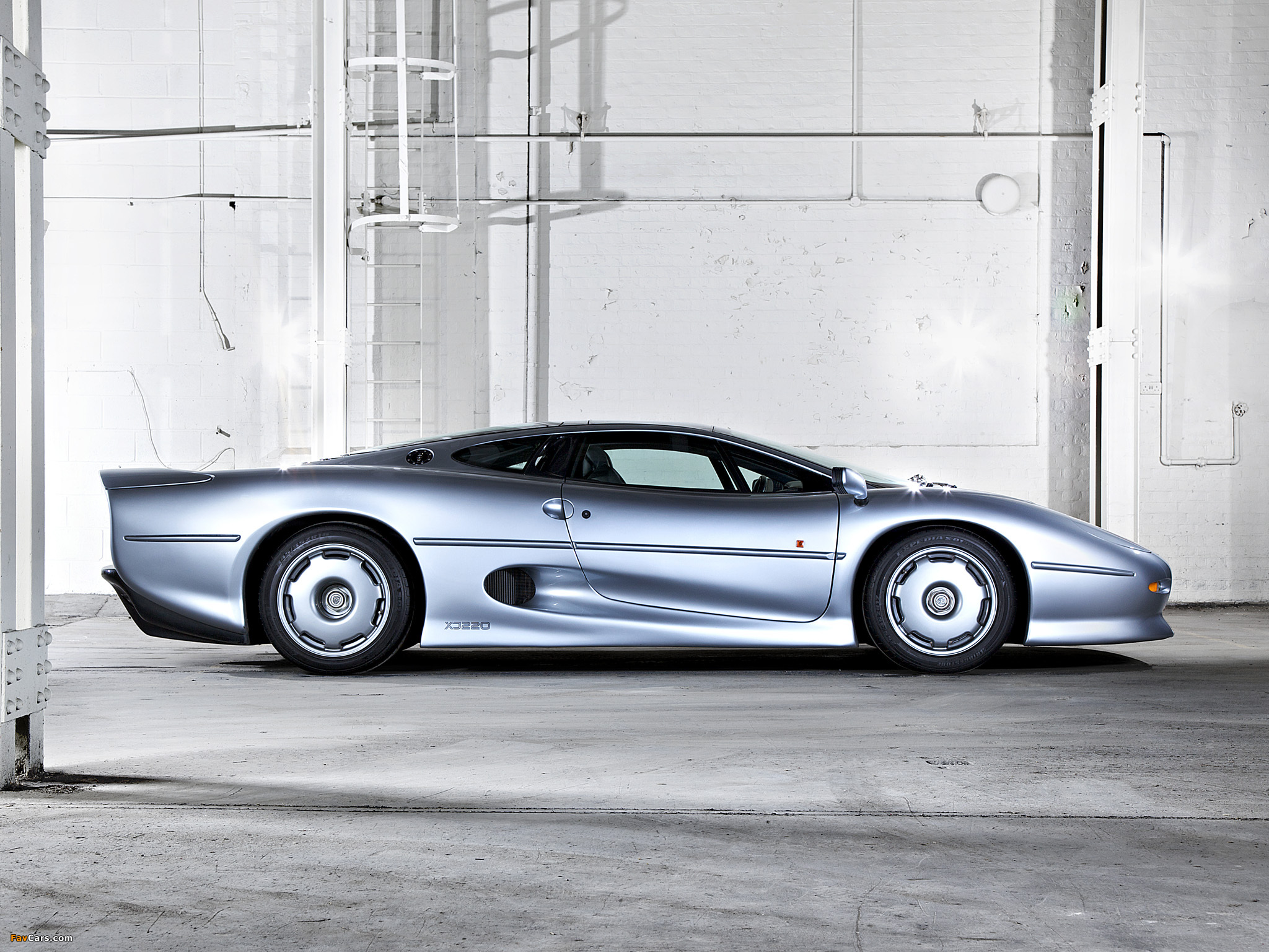 Jaguar XJ220 UK-spec 1992–94 images (2048 x 1536)