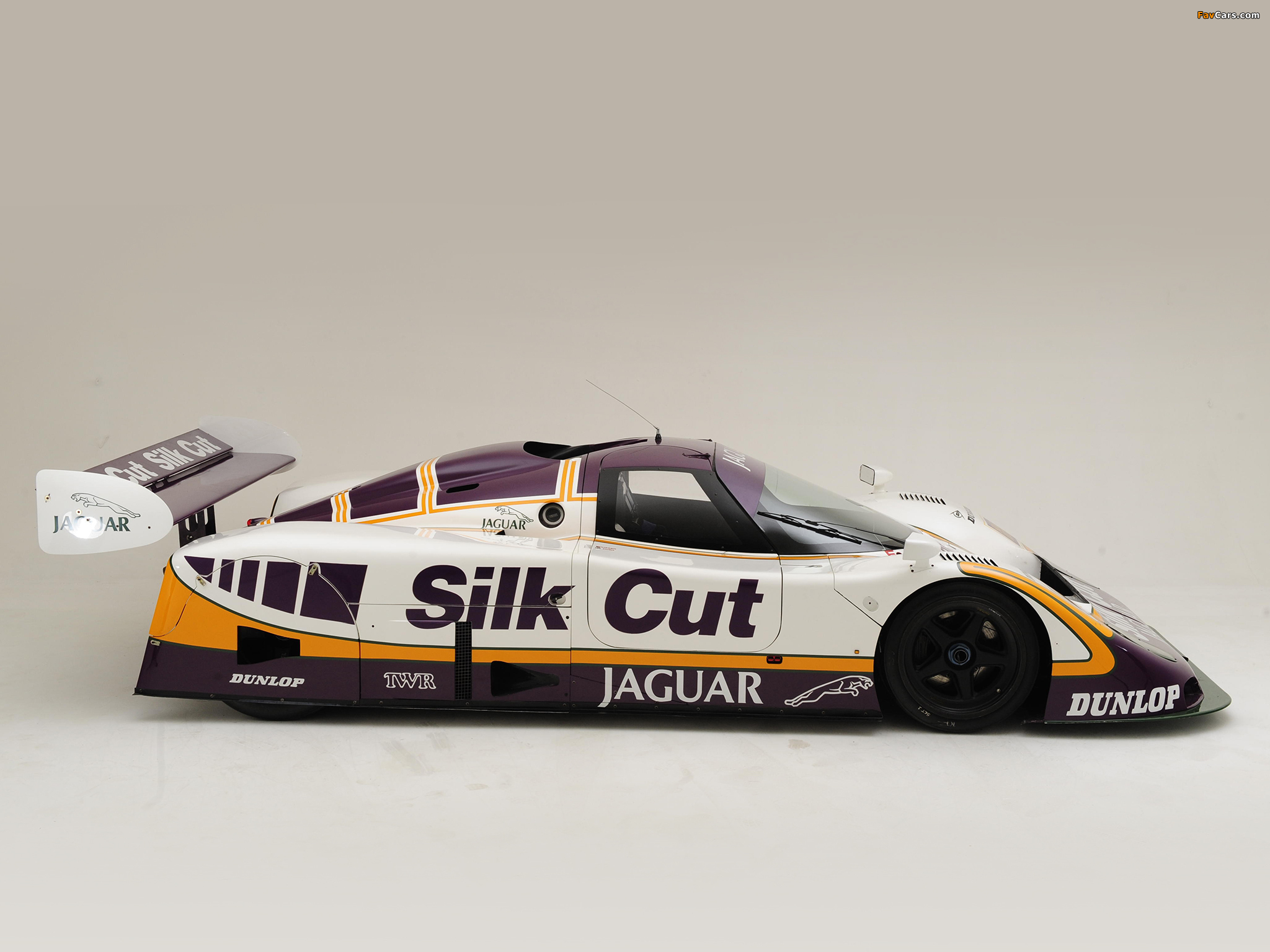 Images of Jaguar XJR8 1987 (2048 x 1536)
