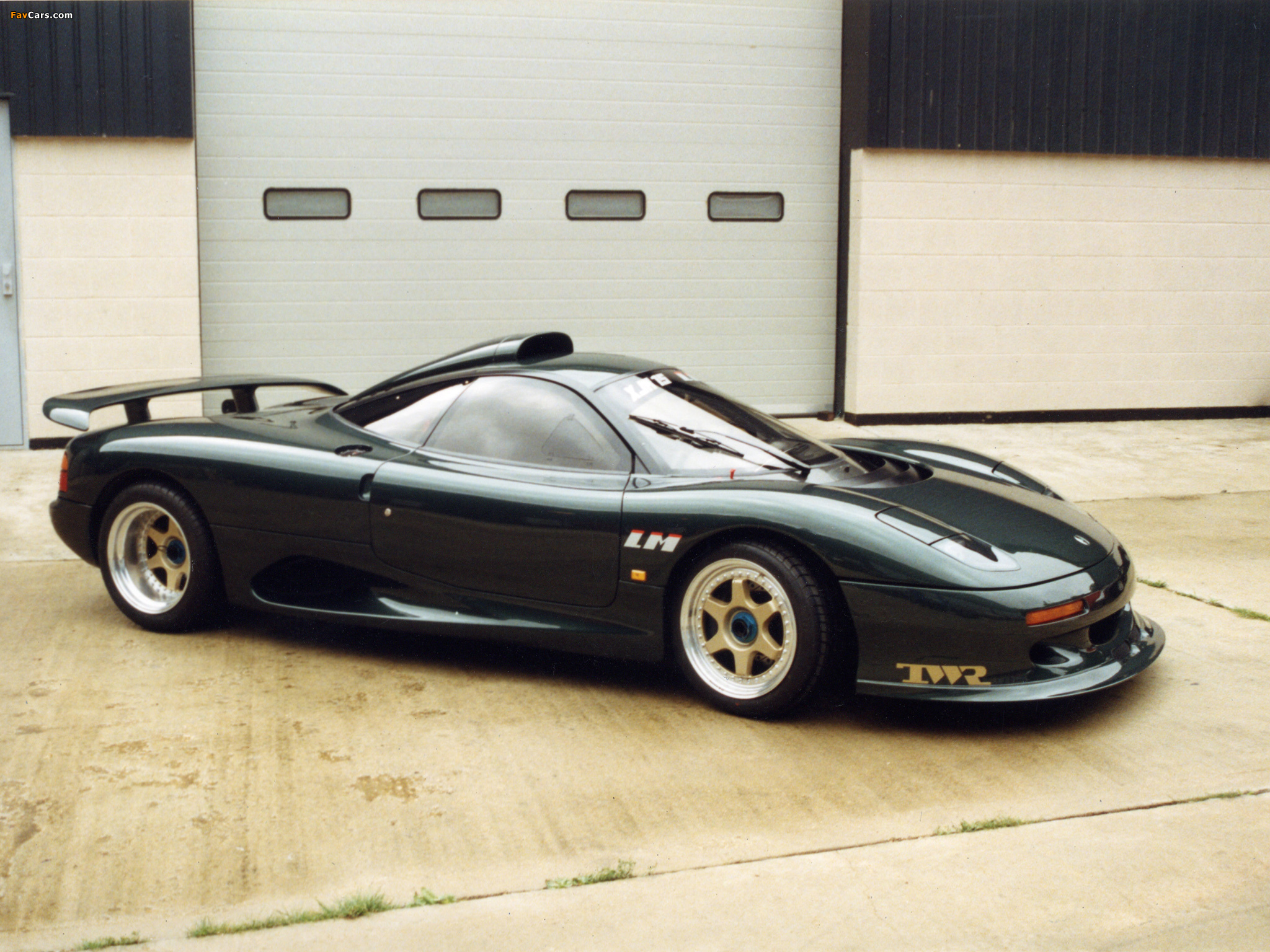 Images of Jaguar XJR15 1990–92 (2048 x 1536)