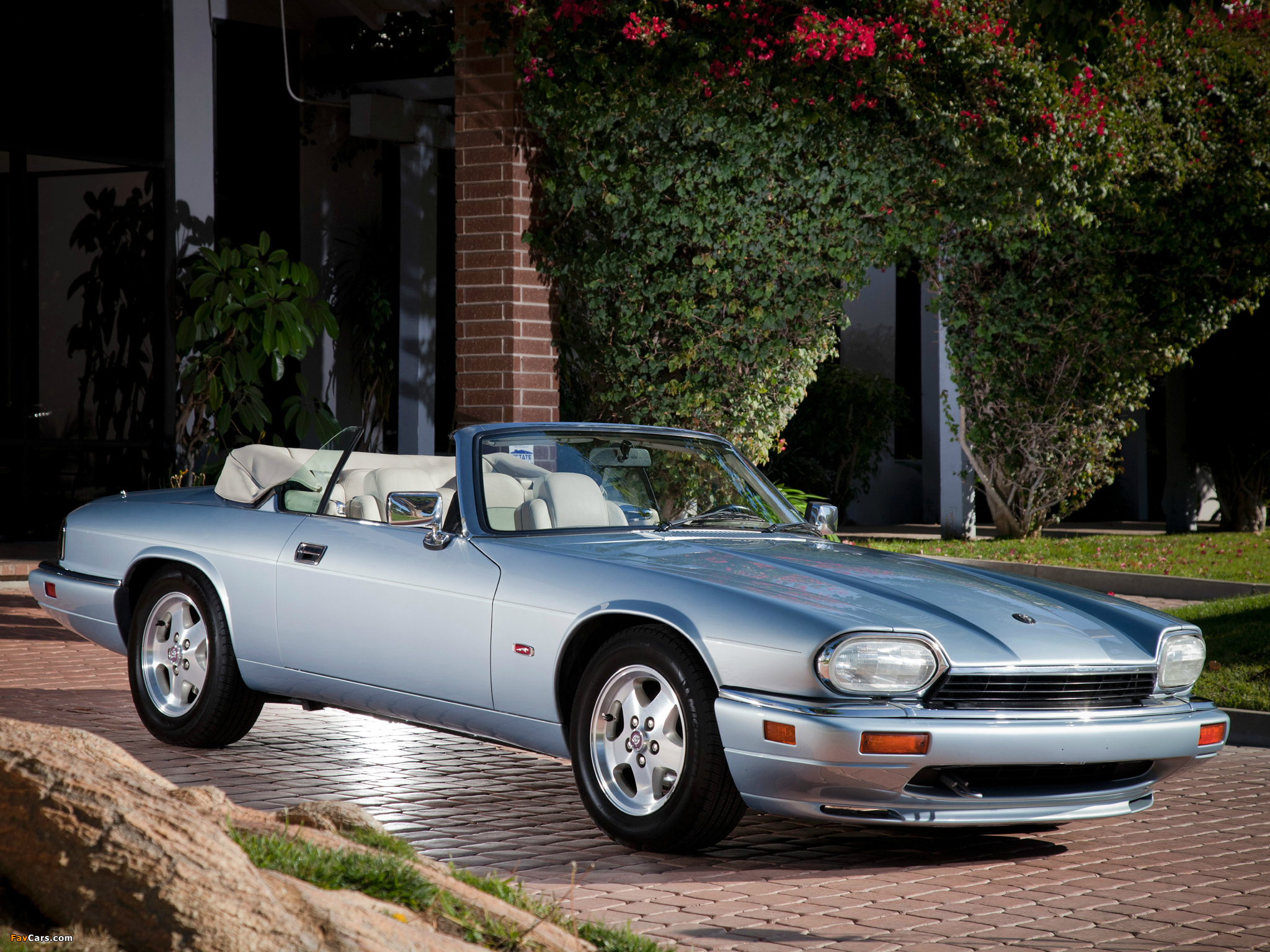 Jaguar XJS Convertible 1991–96 wallpapers (2048 x 1536)