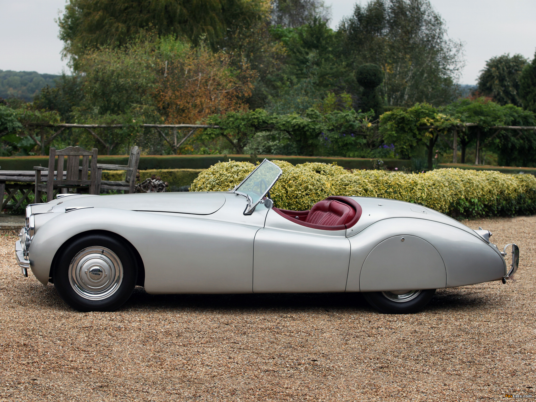 Images of Jaguar XK120 Roadster 1949–54 (2048 x 1536)