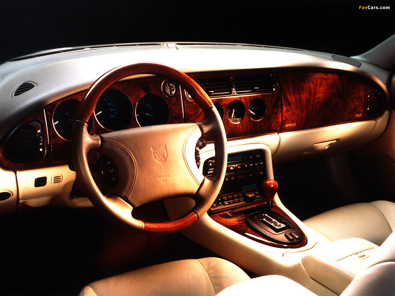Images of Jaguar XK8 Coupe 1996–2002 (1280 x 960)