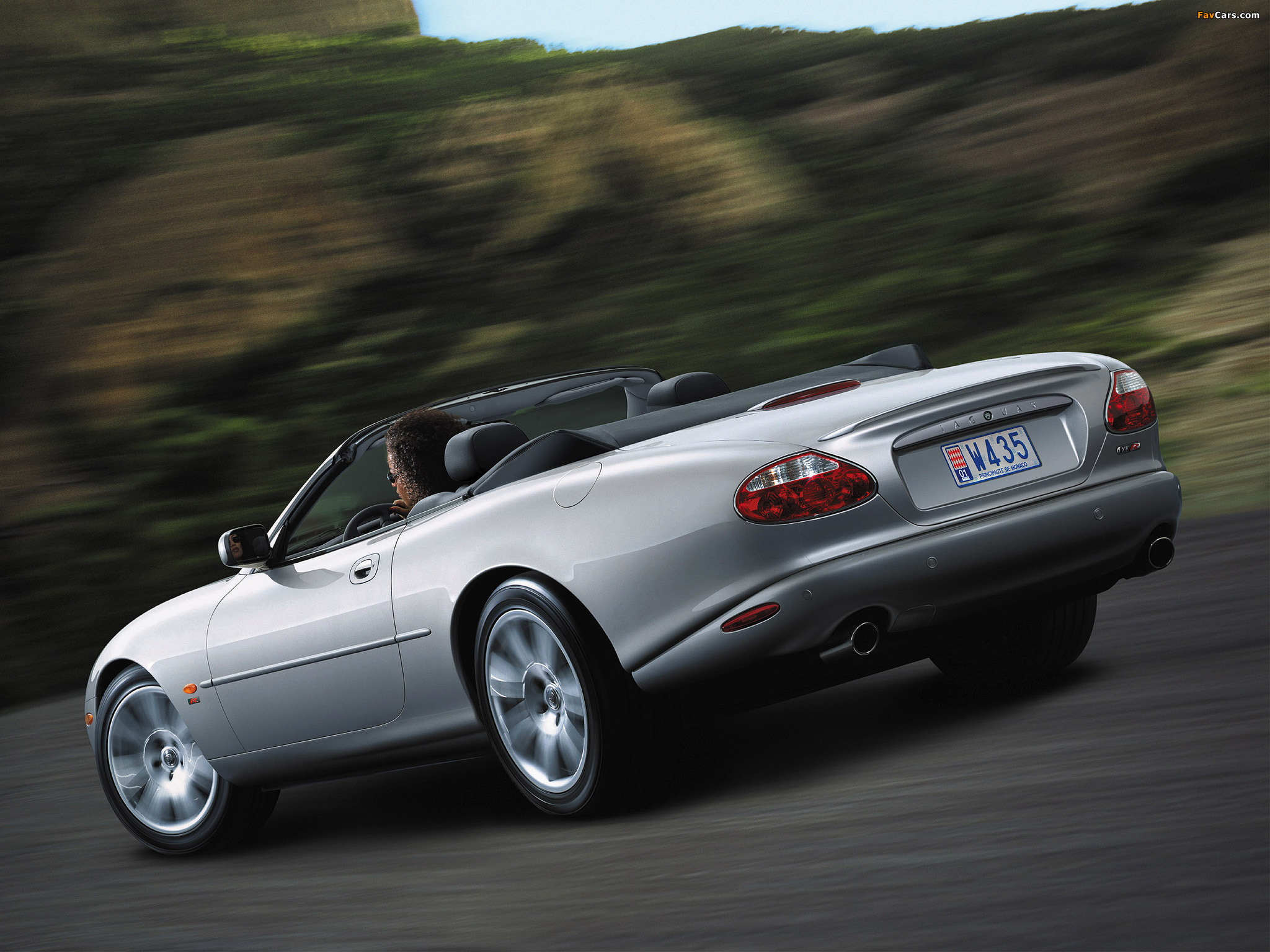 Images of Jaguar XKR Convertible 2003–04 (2048 x 1536)