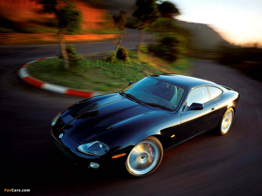 Images of Jaguar XKR Coupe 2004–06 (1024 x 768)