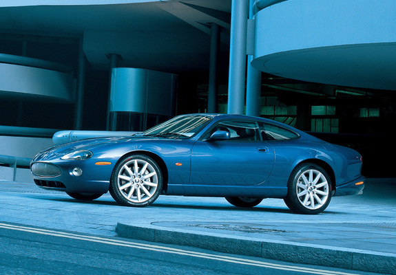 Images of Jaguar XKR Coupe 2004–06