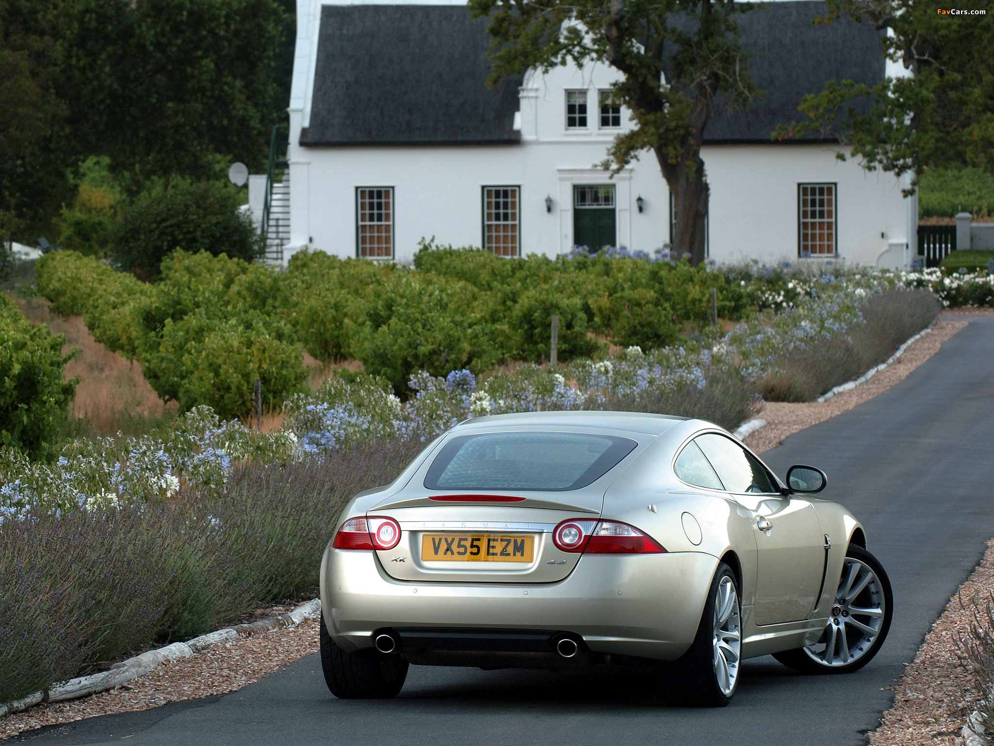 Images of Jaguar XK Coupe UK-spec 2006–09 (2048 x 1536)
