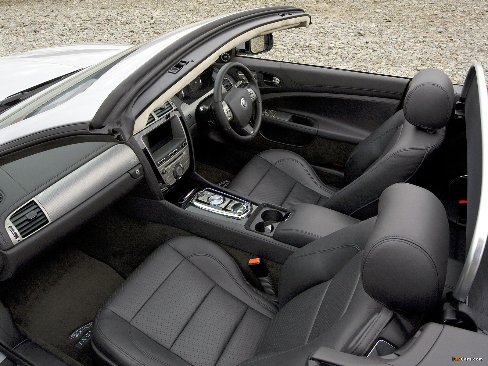 Images of Jaguar XKR Convertible UK-spec 2009–11 (1600 x 1200)