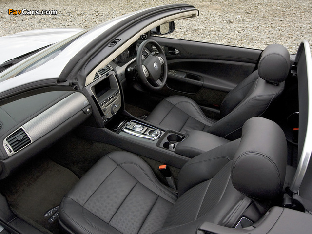 Images of Jaguar XKR Convertible UK-spec 2009–11 (640 x 480)