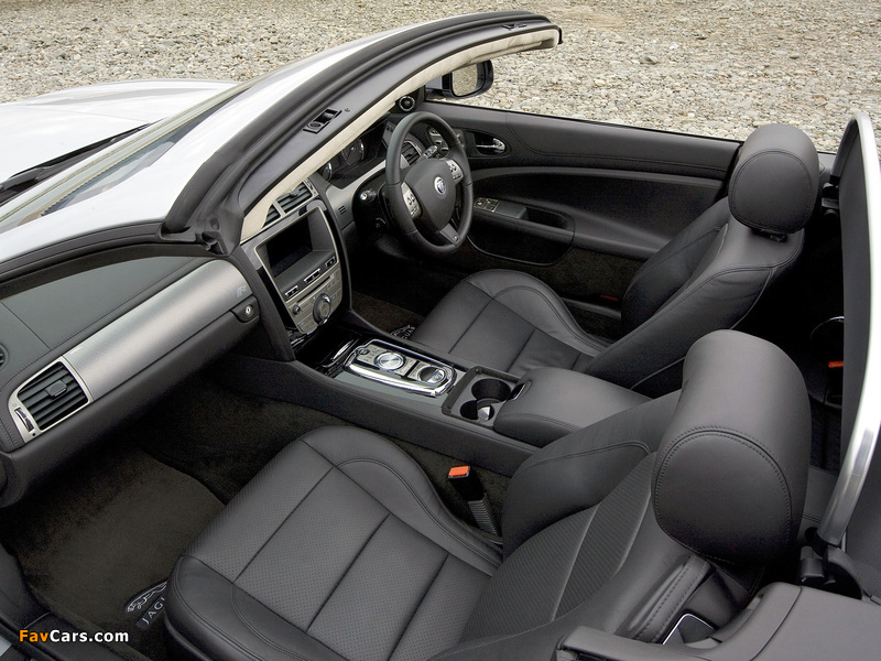 Images of Jaguar XKR Convertible UK-spec 2009–11 (800 x 600)