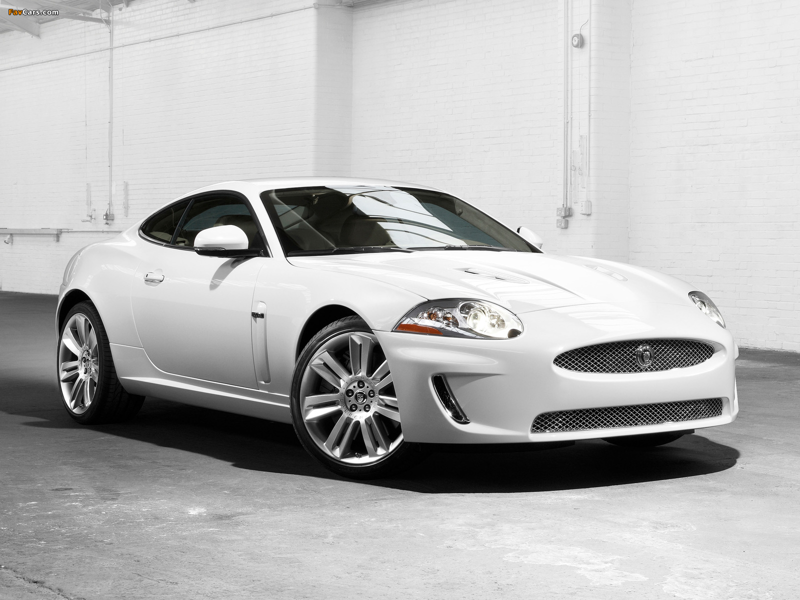 Images of Jaguar XKR Coupe 2009–11 (1600 x 1200)