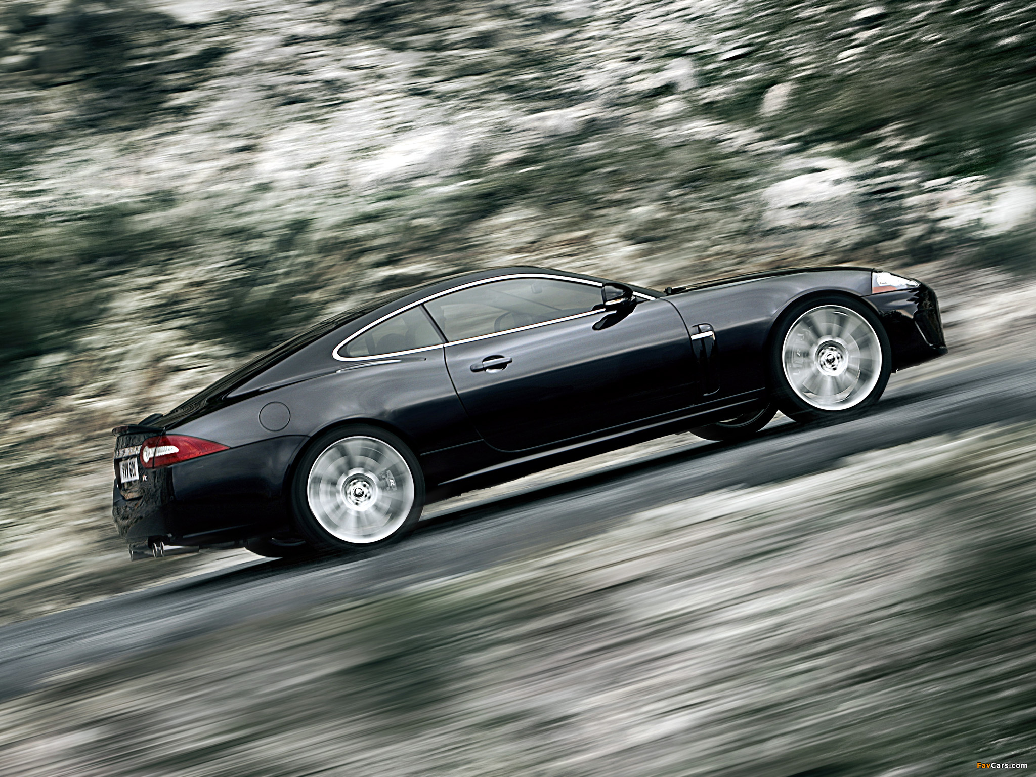 Images of Jaguar XKR Coupe 2009–11 (2048 x 1536)