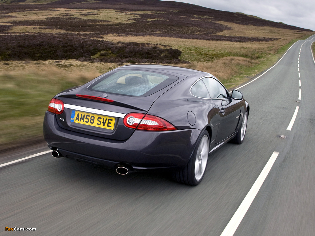 Images of Jaguar XK Coupe UK-spec 2009–11 (1024 x 768)