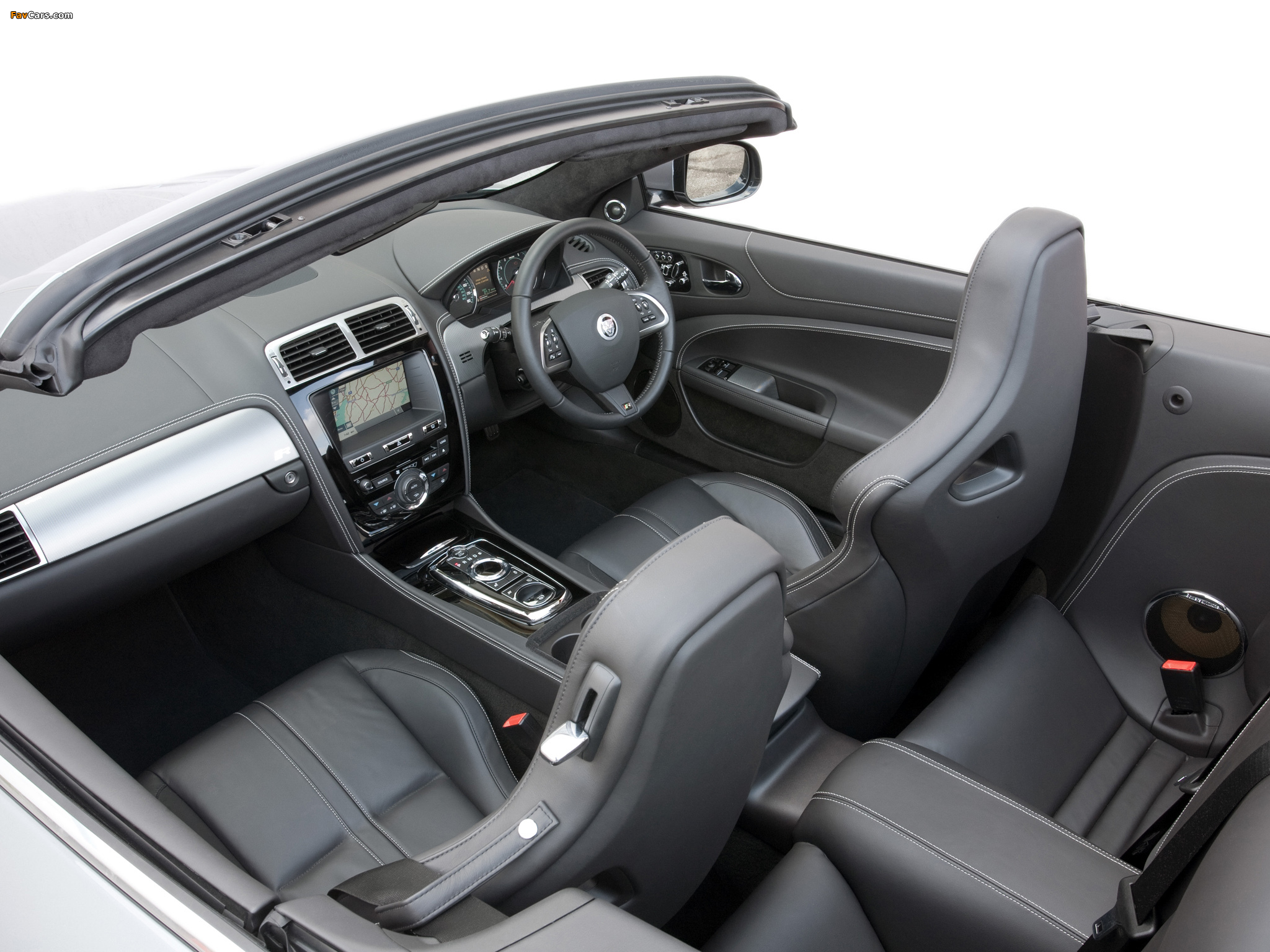 Images of Jaguar XKR Convertible UK-spec 2011 (2048 x 1536)