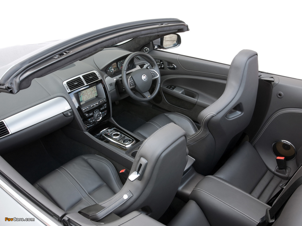 Images of Jaguar XKR Convertible UK-spec 2011 (1024 x 768)