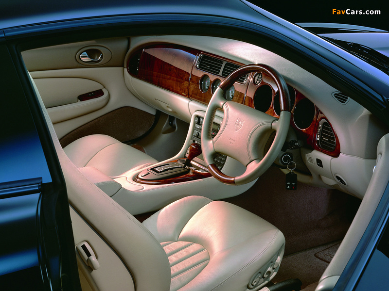 Jaguar XK8 Coupe 1996–2002 photos (800 x 600)